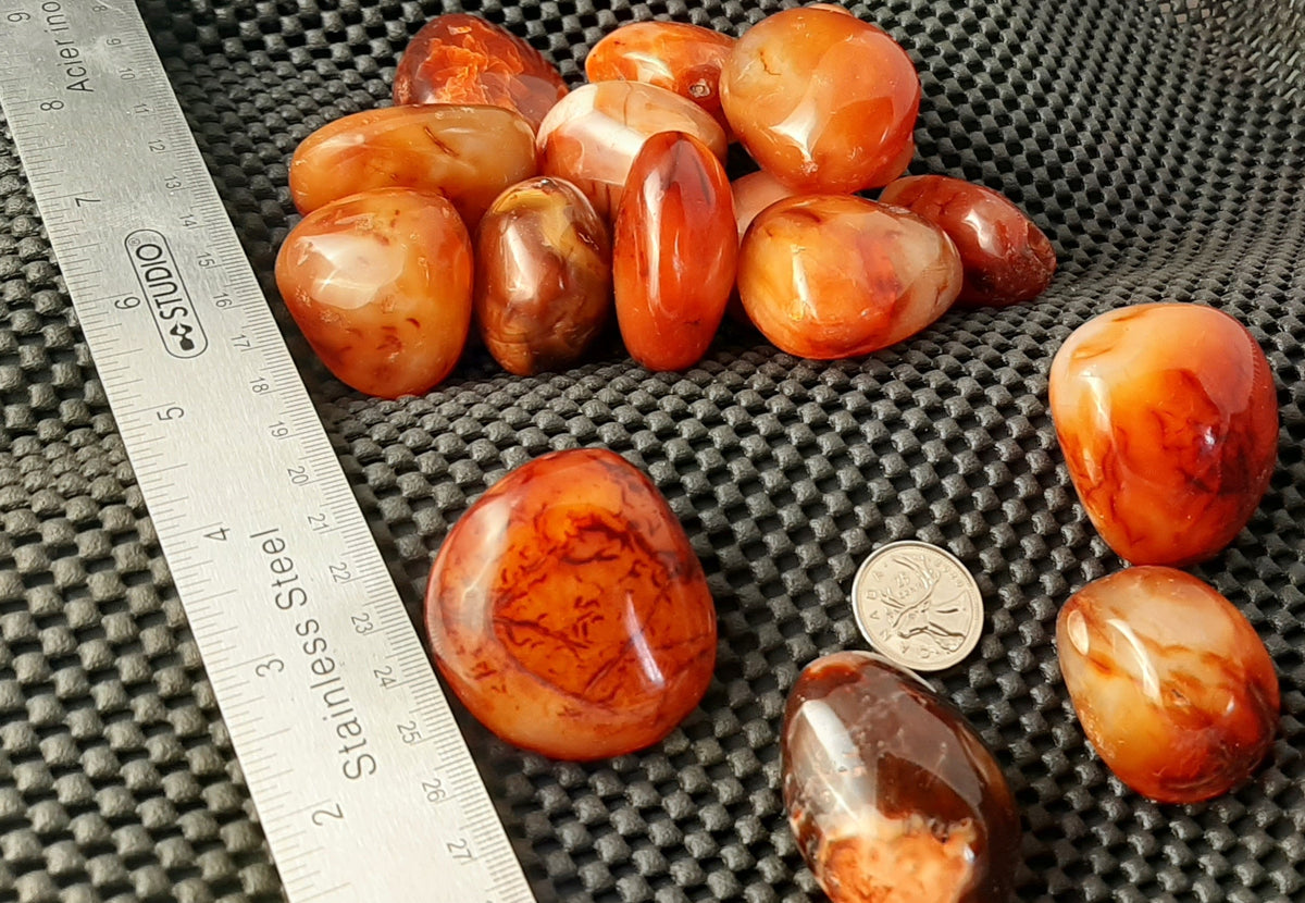 Carnelian Pebbles Small by kg, 13-20pc/kg